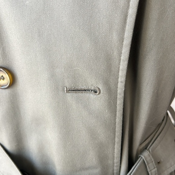 Burberry trench coat - Picture 7 of 11